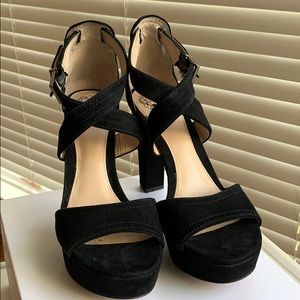 Vince Camuto platform